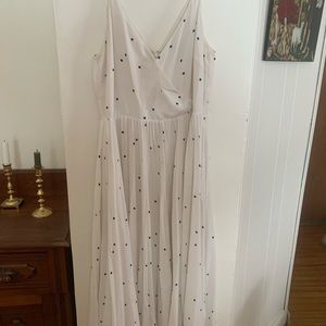 Loft Size 6 white polka dot midi dress